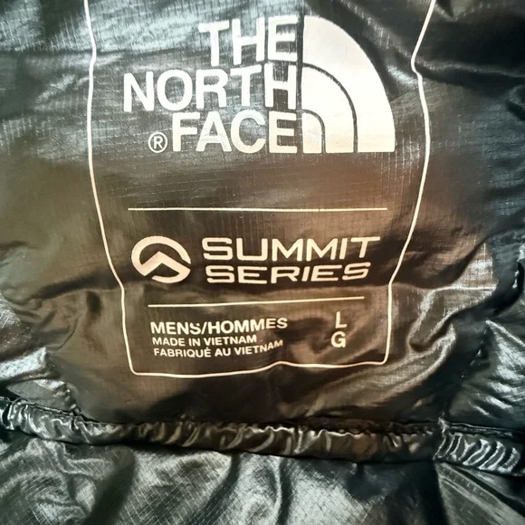 The North Face Shiny Black men’s Puffer Jacket - Picture 2 of 11